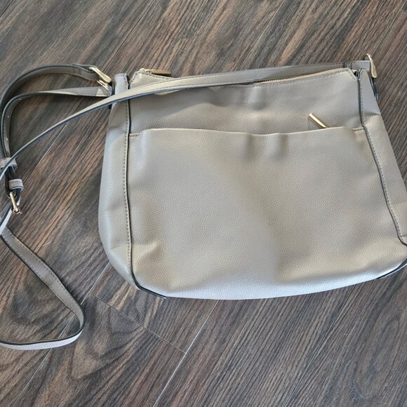A NEW DAY Taupe Pebbled Faux Leather Cross Body NWOT - Picture 9 of 9